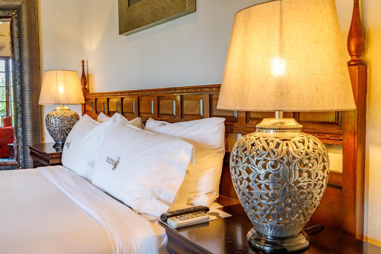 Zulu Nyala Country Manor Hotel Johannesburg Buitenkant foto