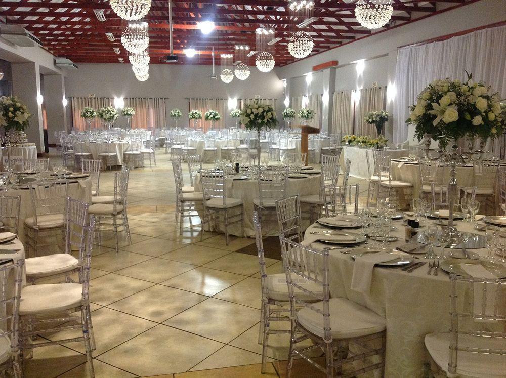 Zulu Nyala Country Manor Hotel Johannesburg Buitenkant foto