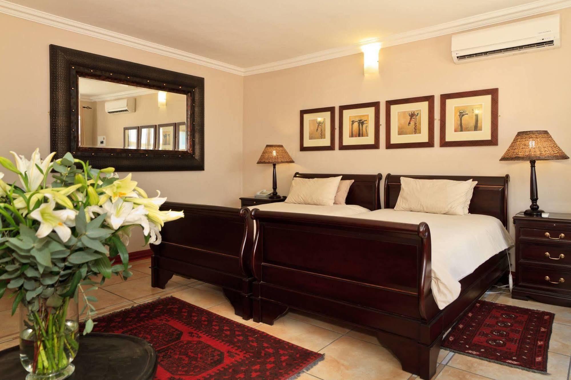 Zulu Nyala Country Manor Hotel Johannesburg Buitenkant foto