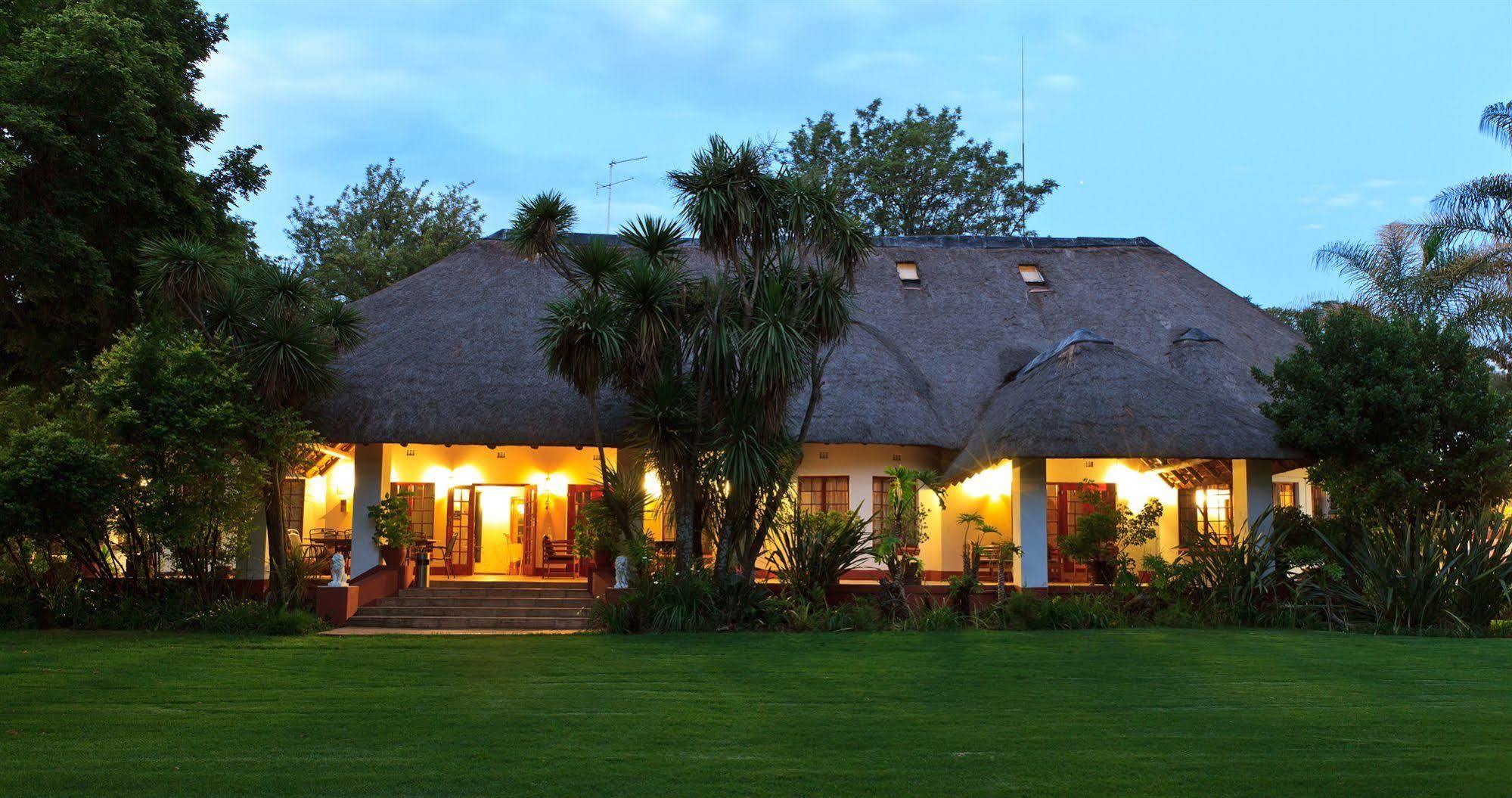 Zulu Nyala Country Manor Hotel Johannesburg Buitenkant foto