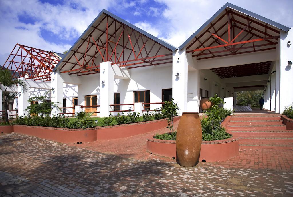 Zulu Nyala Country Manor Hotel Johannesburg Buitenkant foto