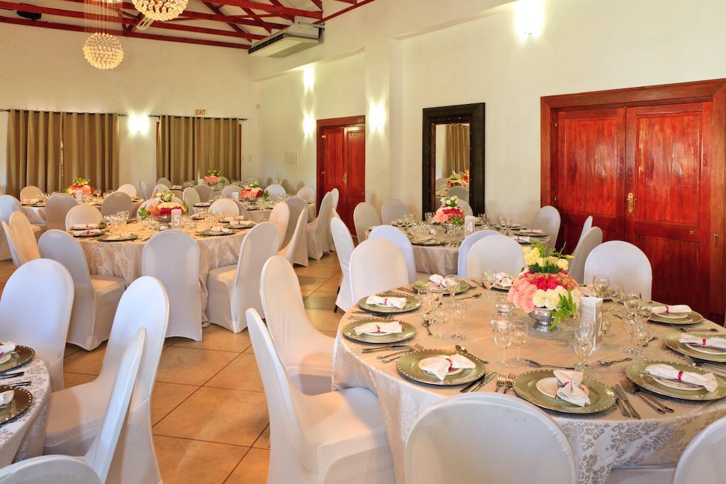 Zulu Nyala Country Manor Hotel Johannesburg Buitenkant foto